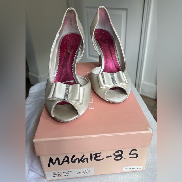 Filippa Scott Maggie bridal pumps, Size 8.5 Ivory color - Picture 2 of 9